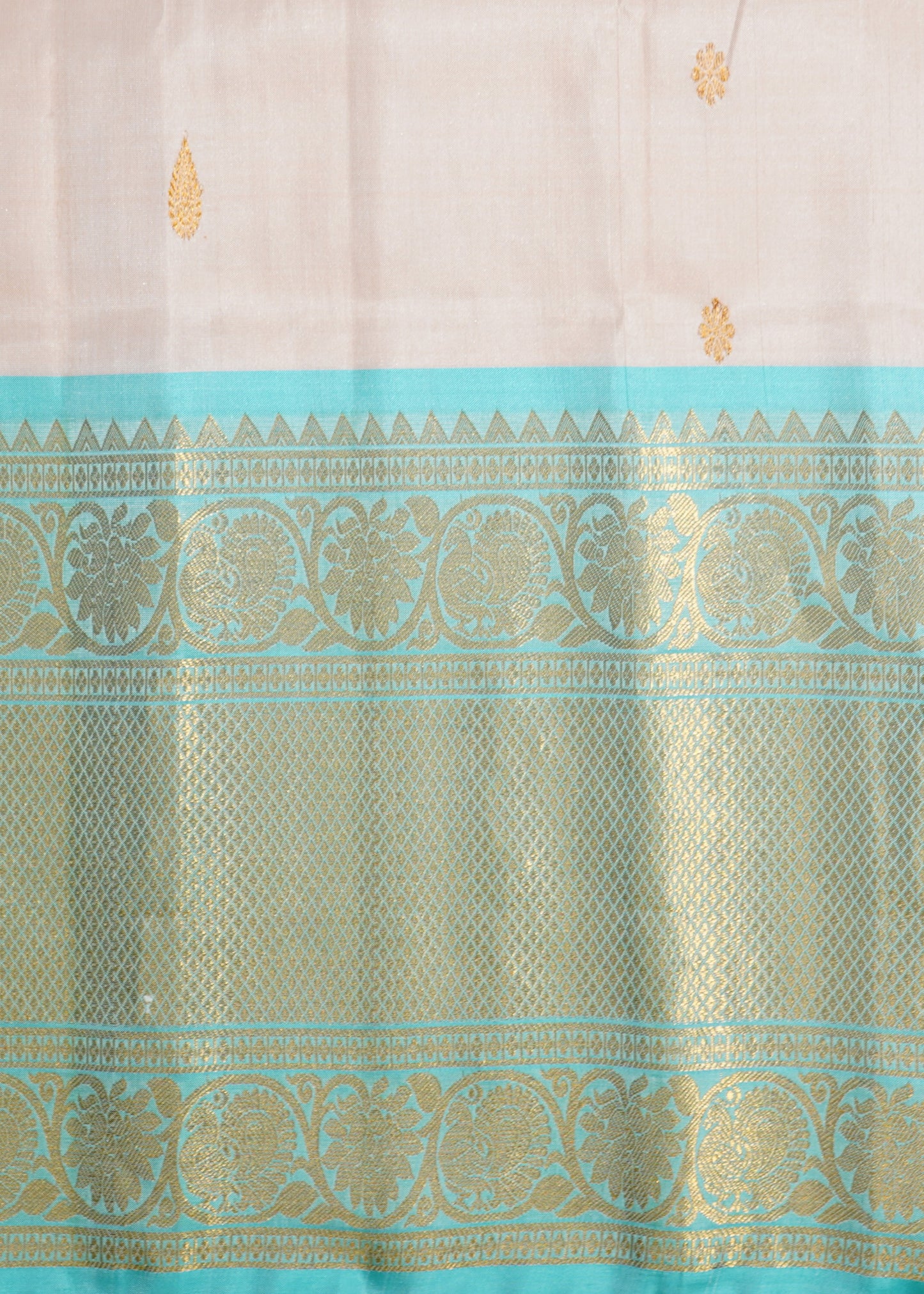 Light Apricot Gadwal Zari Buti Pure Silk Handloom Saree