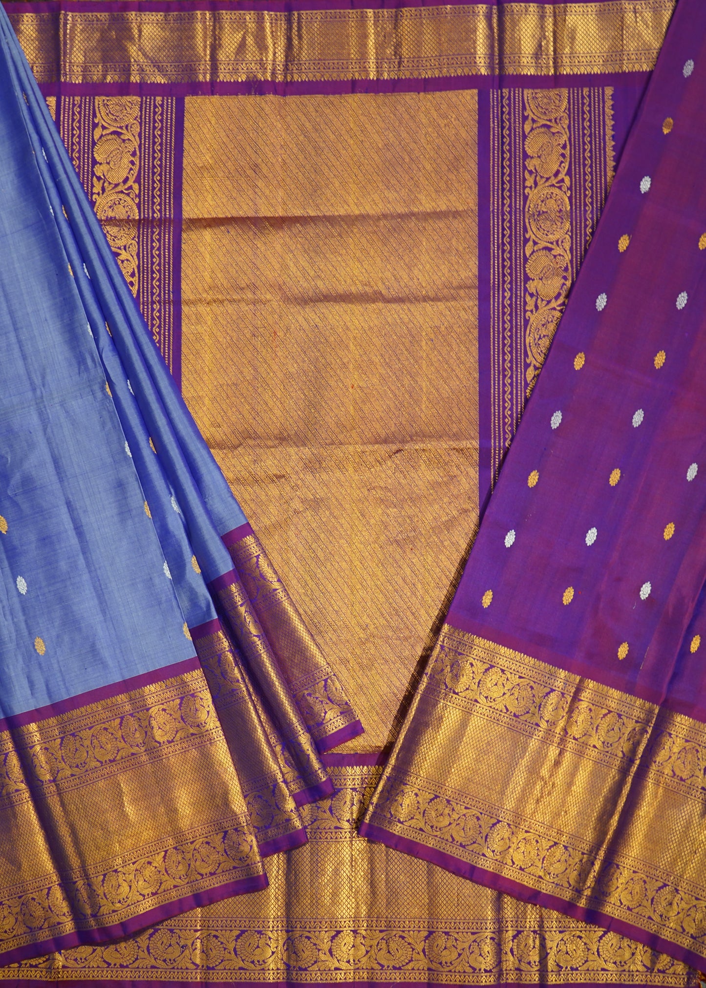 Light Violet Gadwal Zari Buti Pure Silk Handloom Saree