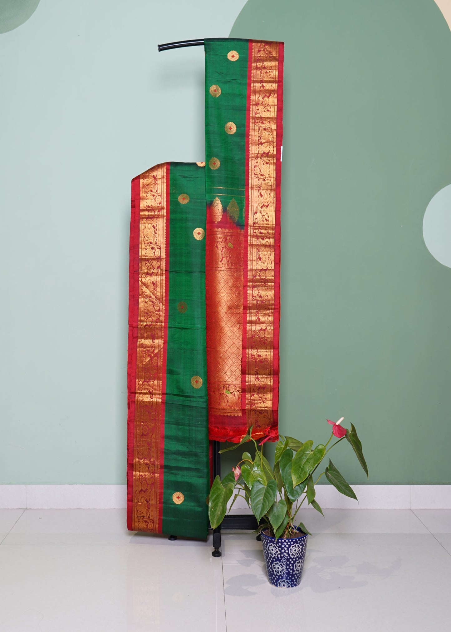 Green Gadwal Zari Buti Pure Silk Handloom Saree