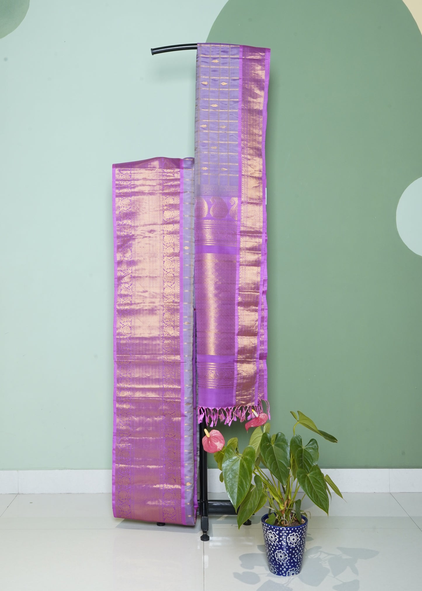 Light Violet Gadwal Checks Zari Buti Pure Silk Handloom Saree