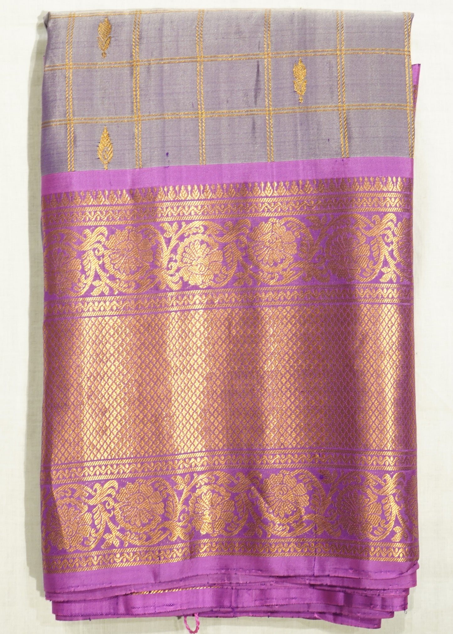 Light Violet Gadwal Checks Zari Buti Pure Silk Handloom Saree