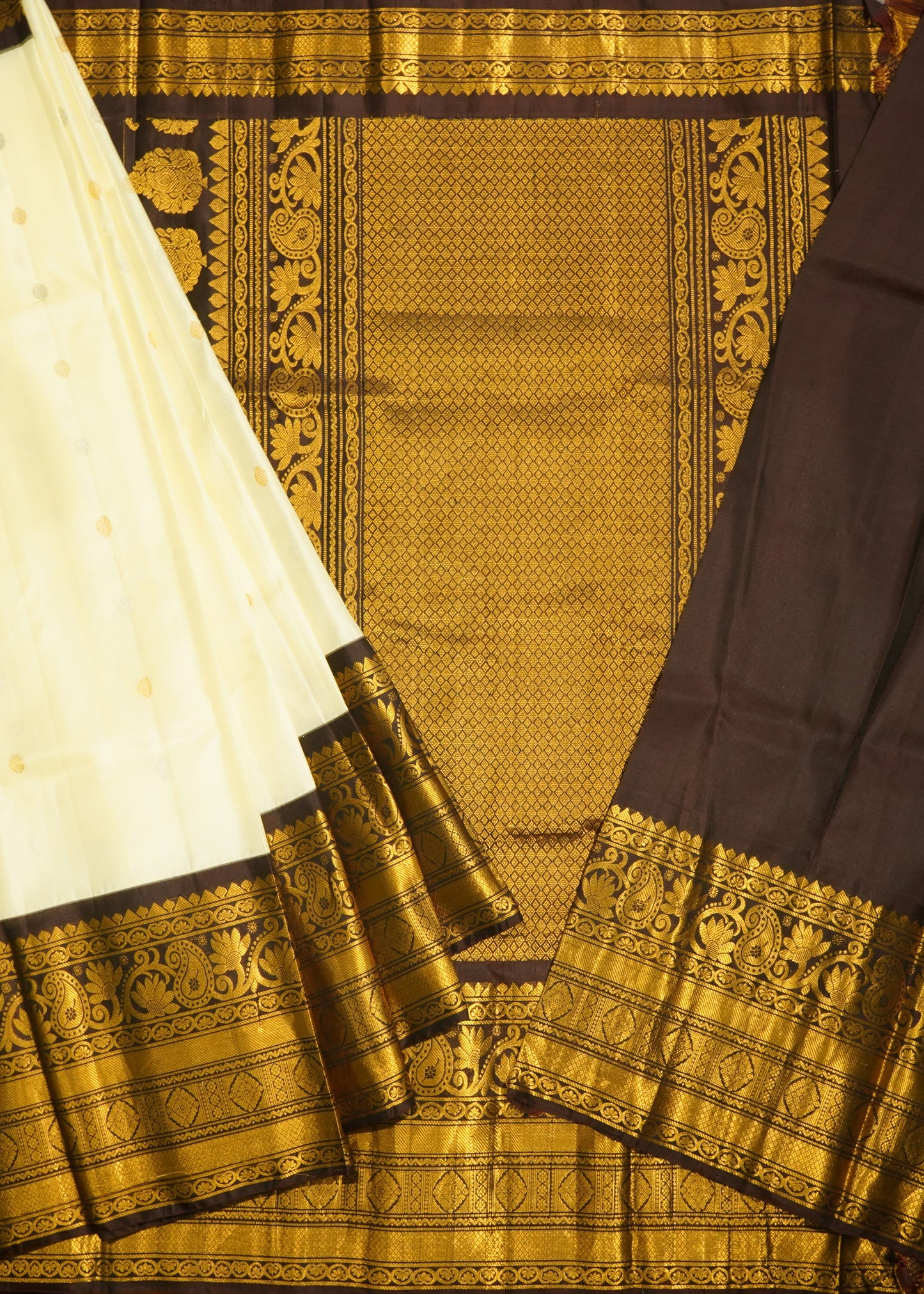Cream Gadwal Zari Buti Pure Cotton Silk Handloom Saree
