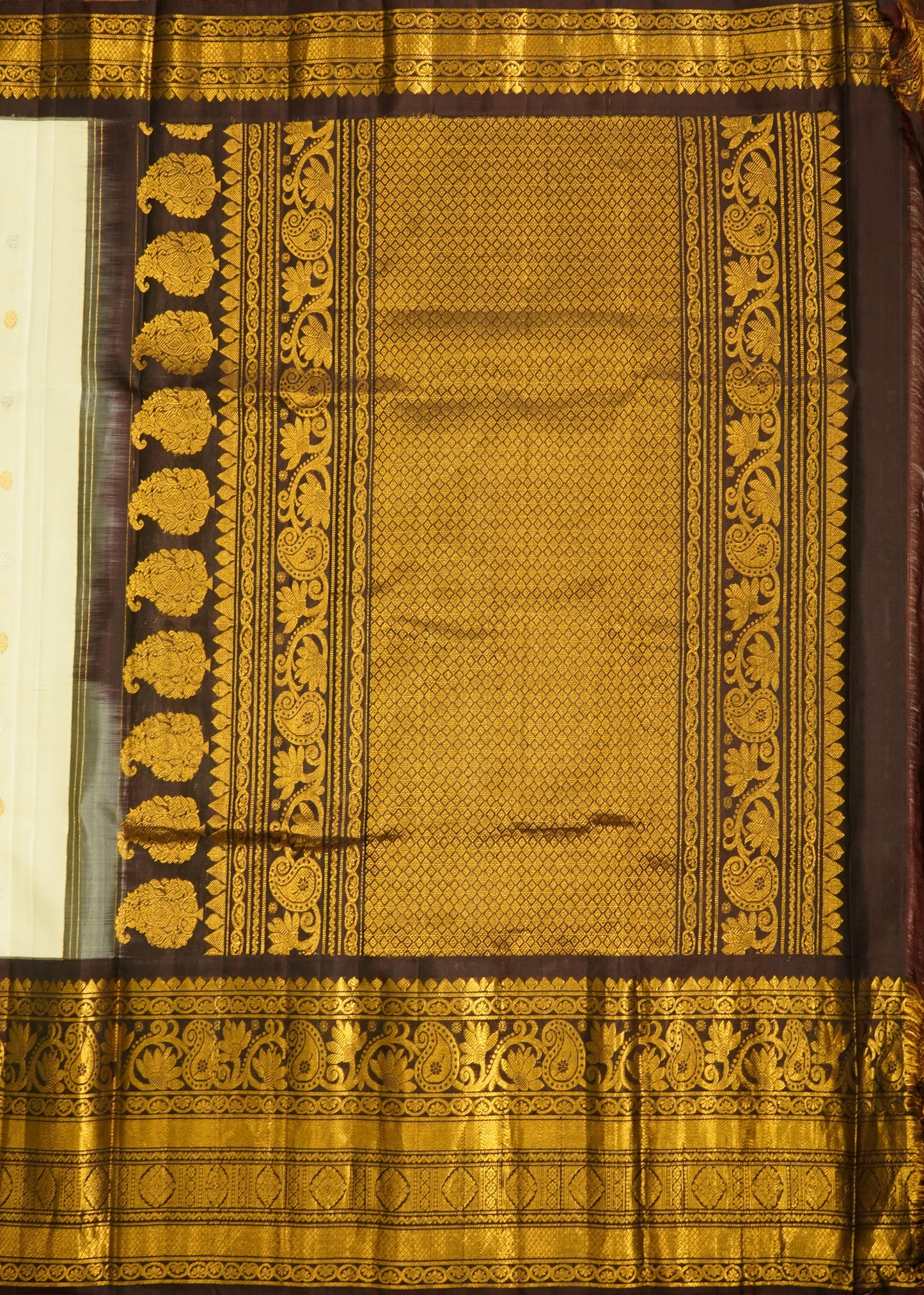 Cream Gadwal Zari Buti Pure Cotton Silk Handloom Saree