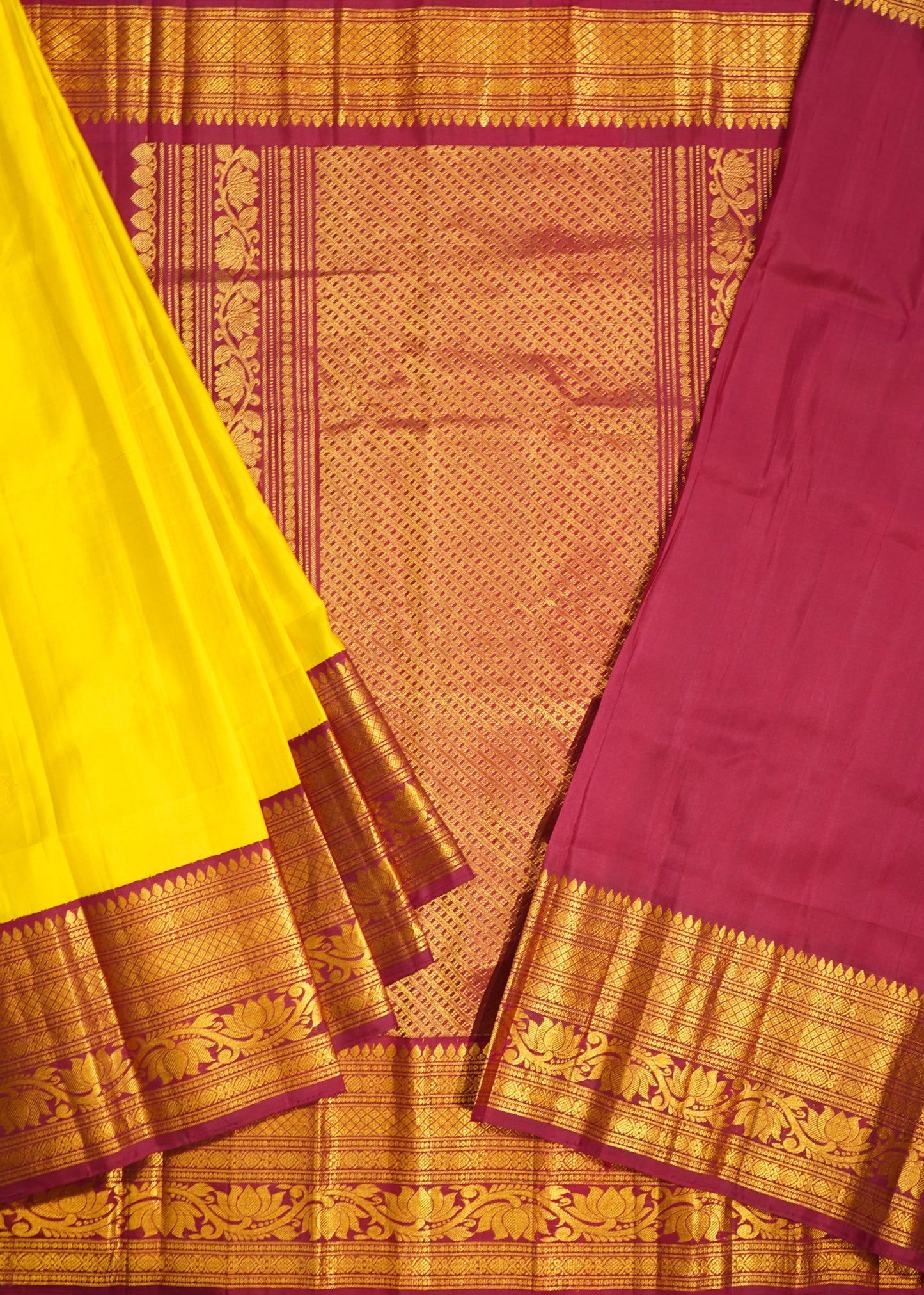Yellow Gold Gadwal Zari Buti Pure Silk Handloom Saree