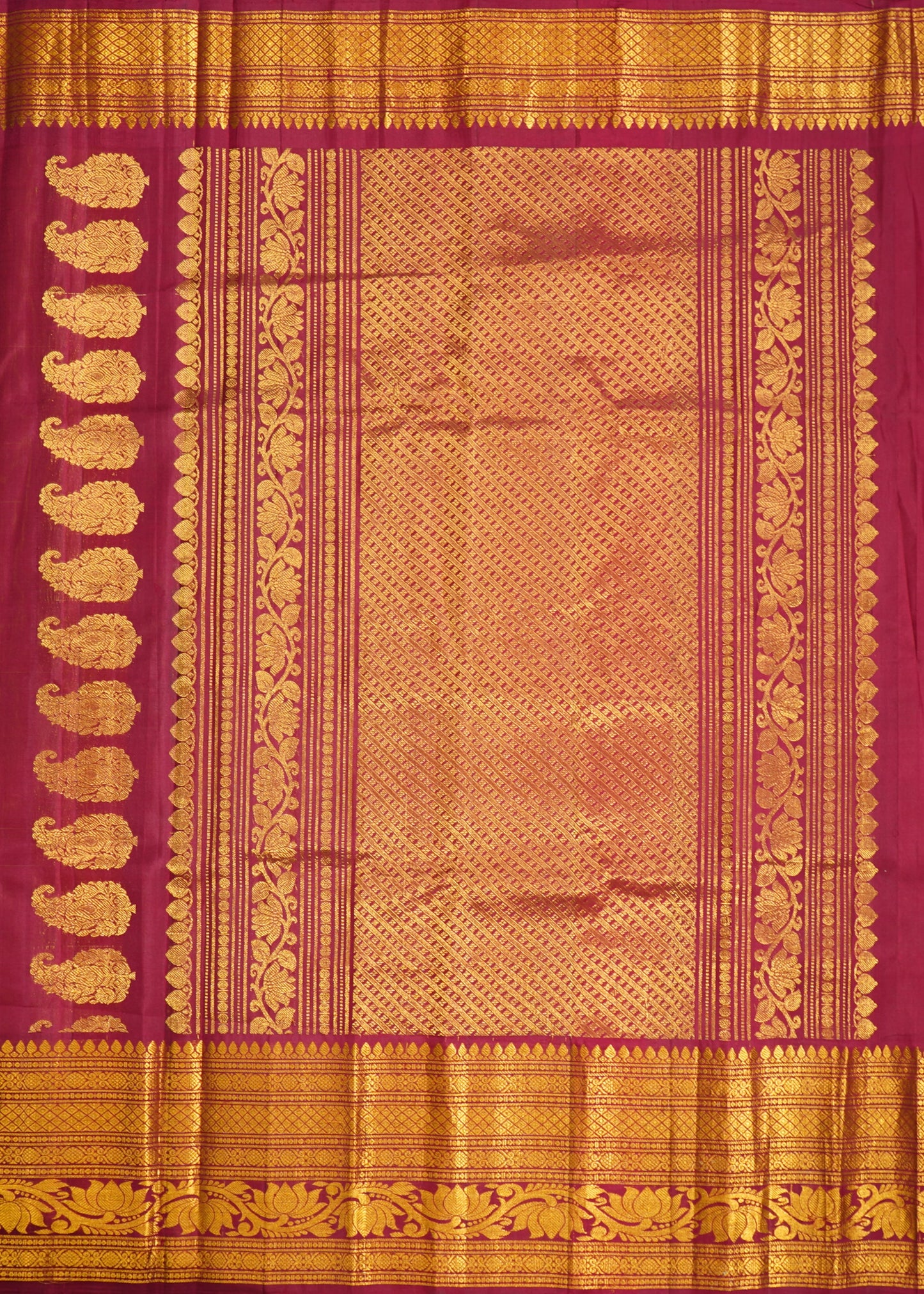 Yellow Gold Gadwal Zari Buti Pure Silk Handloom Saree