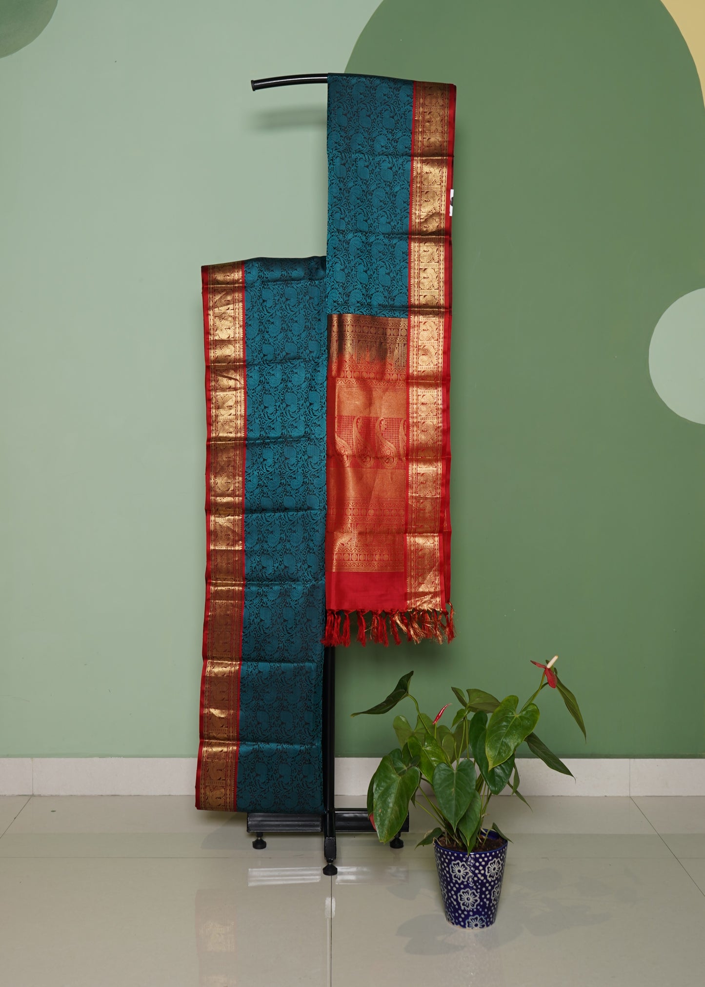 Blue Kanchi All Over Butti Pure Silk Handloom Saree