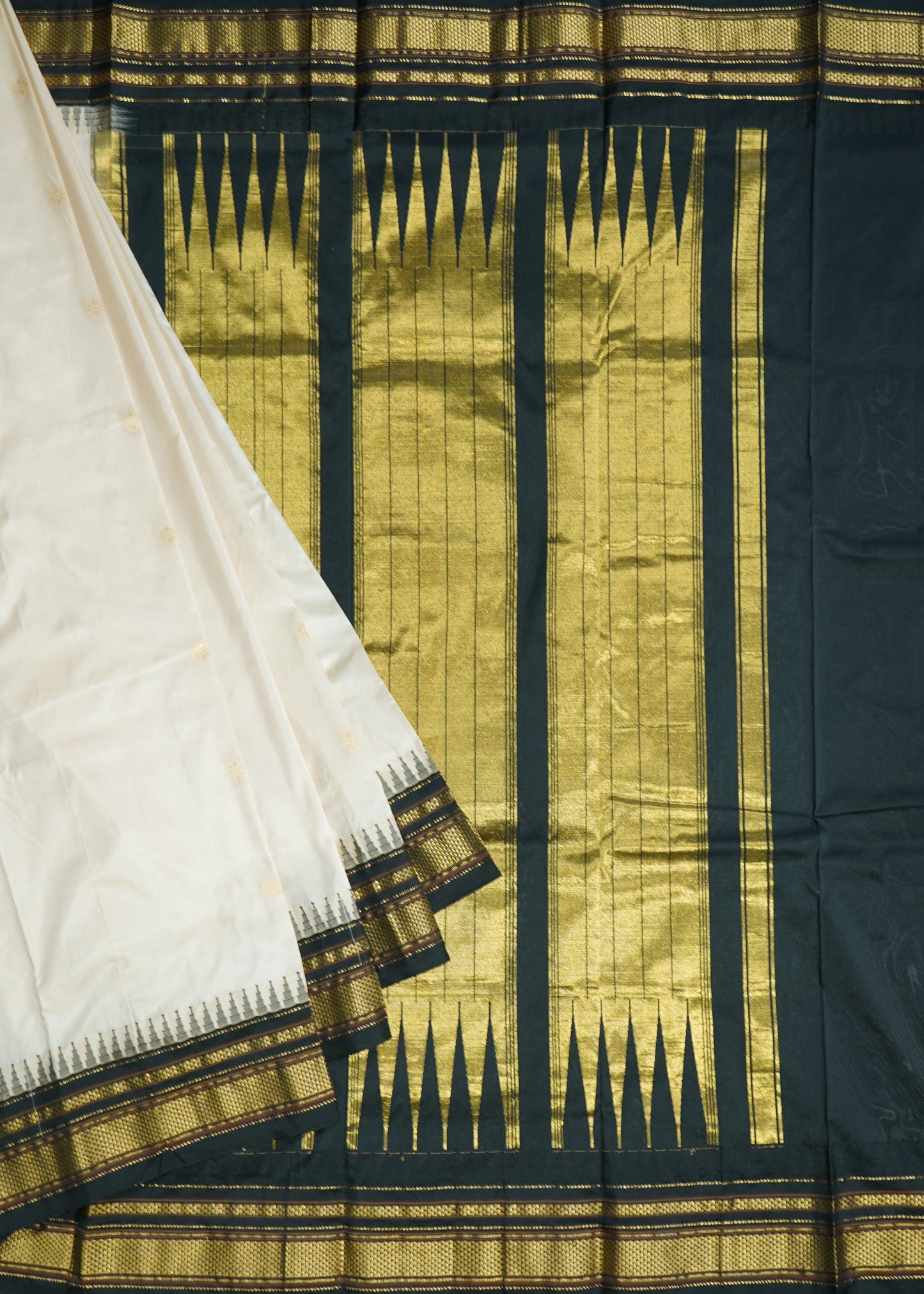 Cream Narayanpet Zari buti Pure Silk Handloom Saree