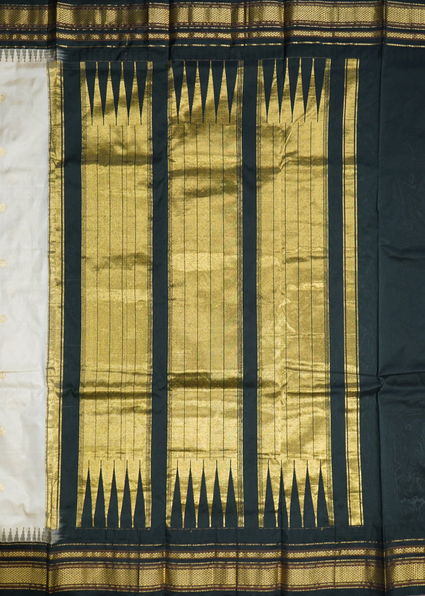 Cream Narayanpet Zari buti Pure Silk Handloom Saree