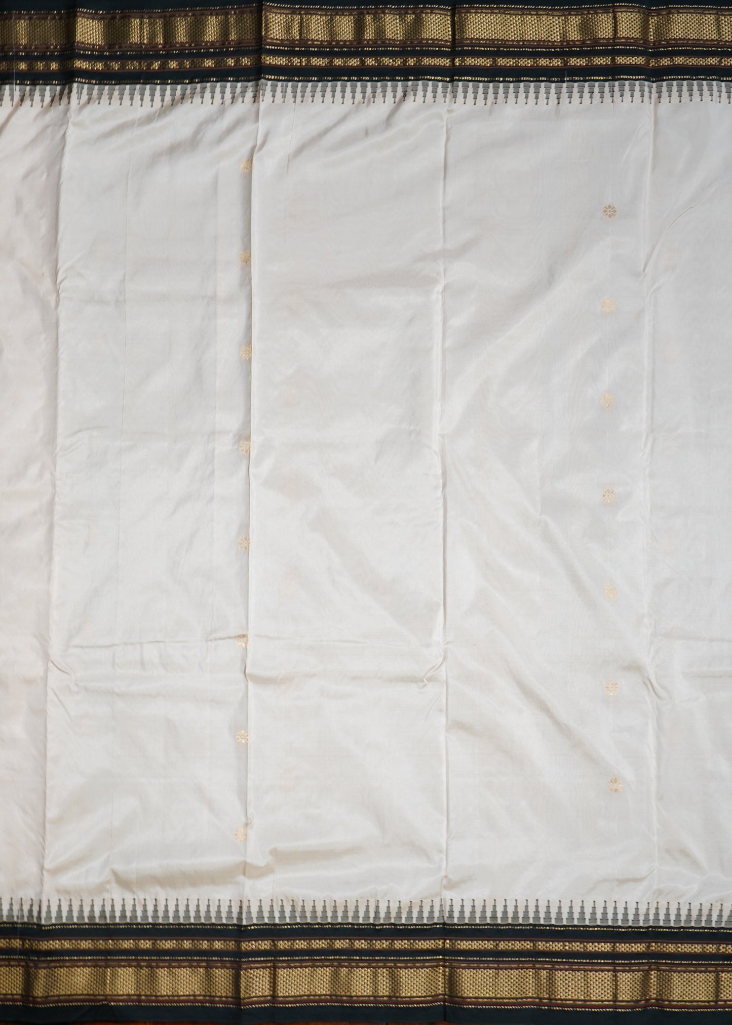 Cream Narayanpet Zari buti Pure Silk Handloom Saree