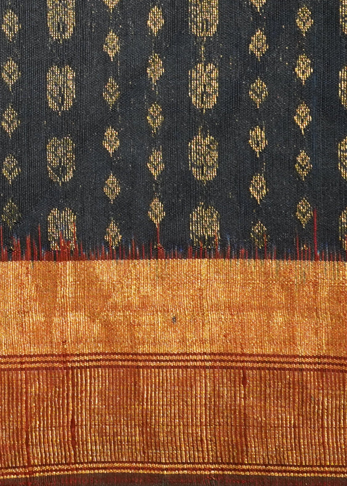 Navy Blue Raw Silk Zari Buti Pure Silk Handloom Saree