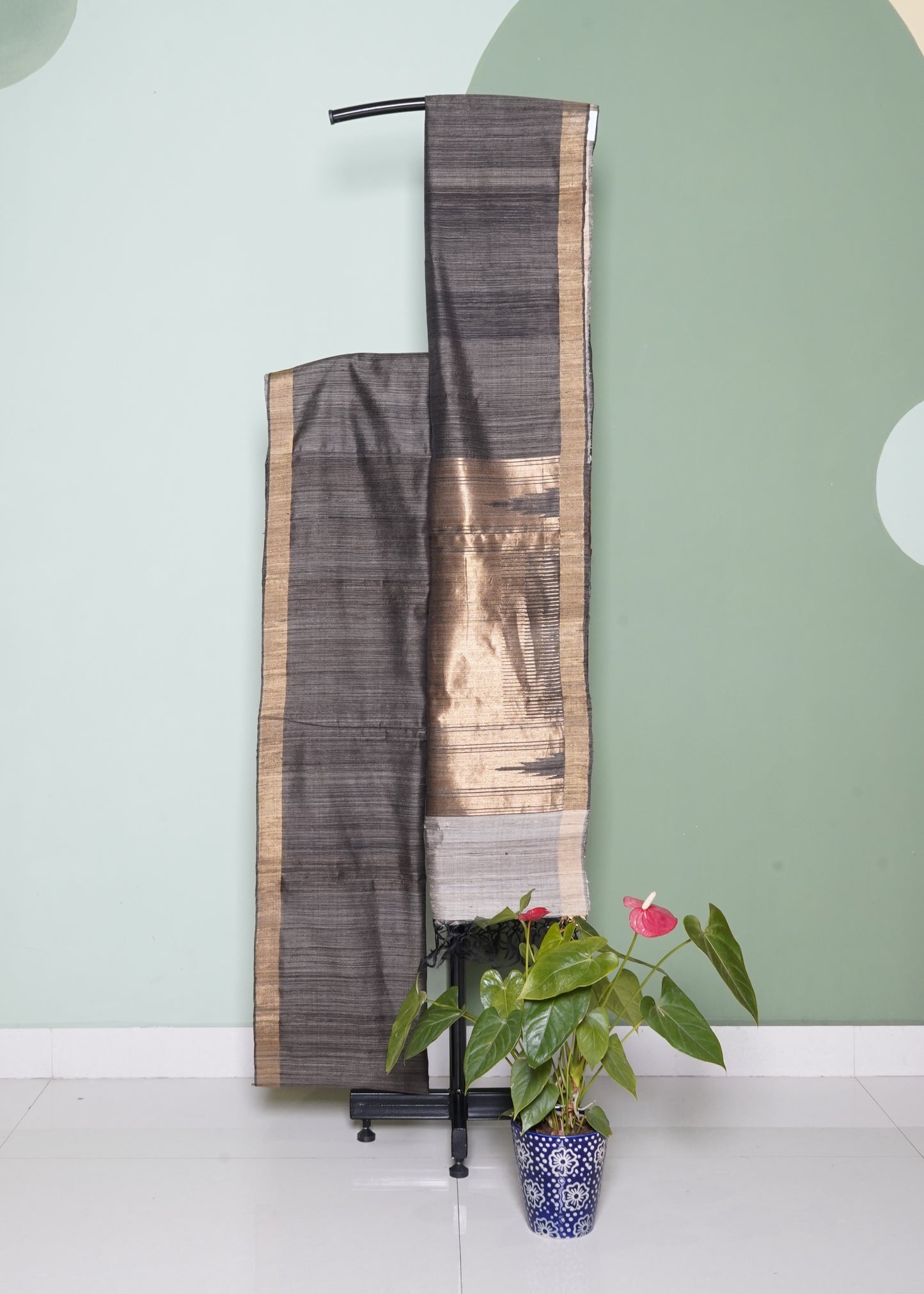 Black Raw Silk Zari Buti Pure Silk Handloom Saree