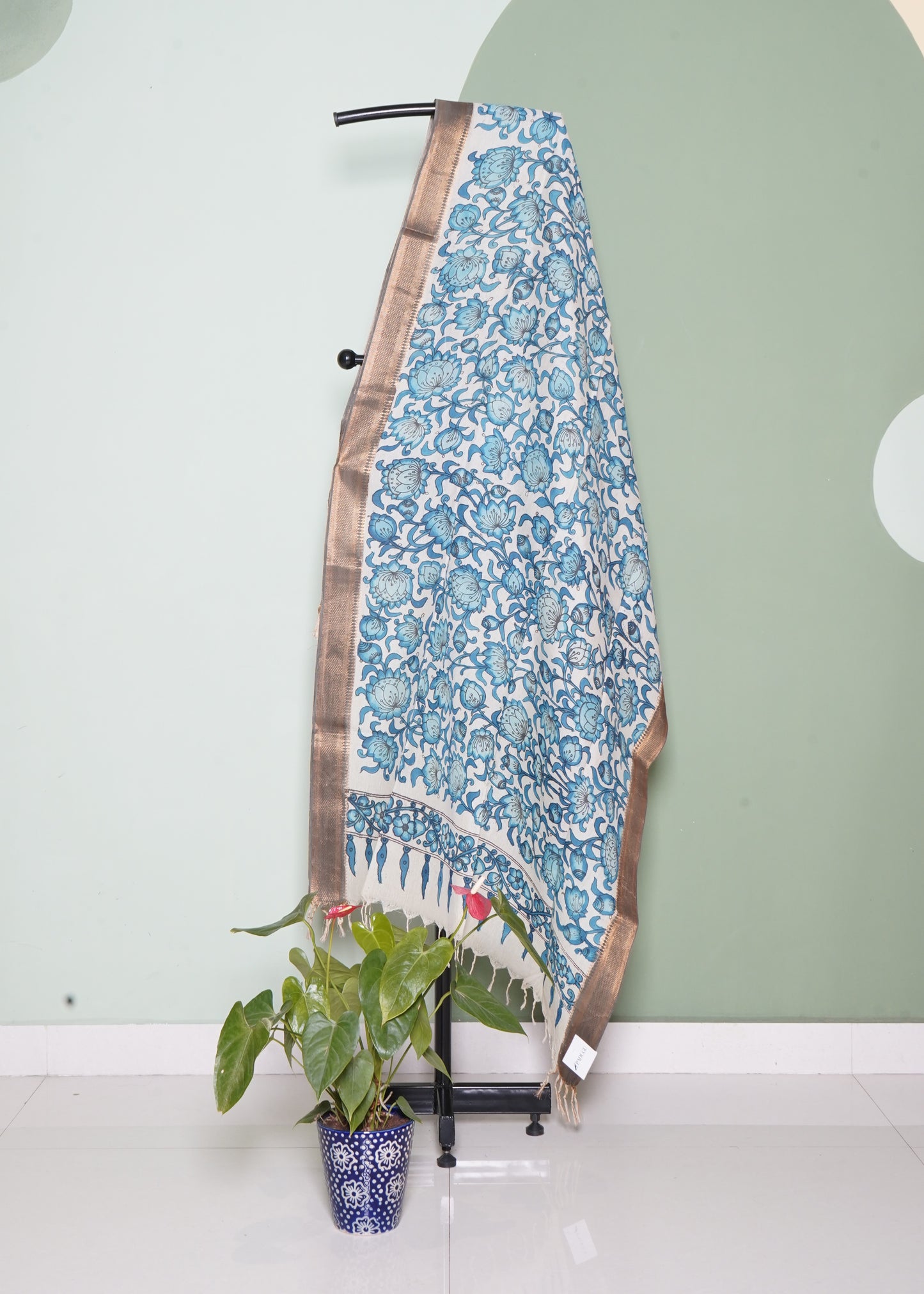 Cream Maheshwari Pen kalamkari Pure Silk Handloom Dupatta