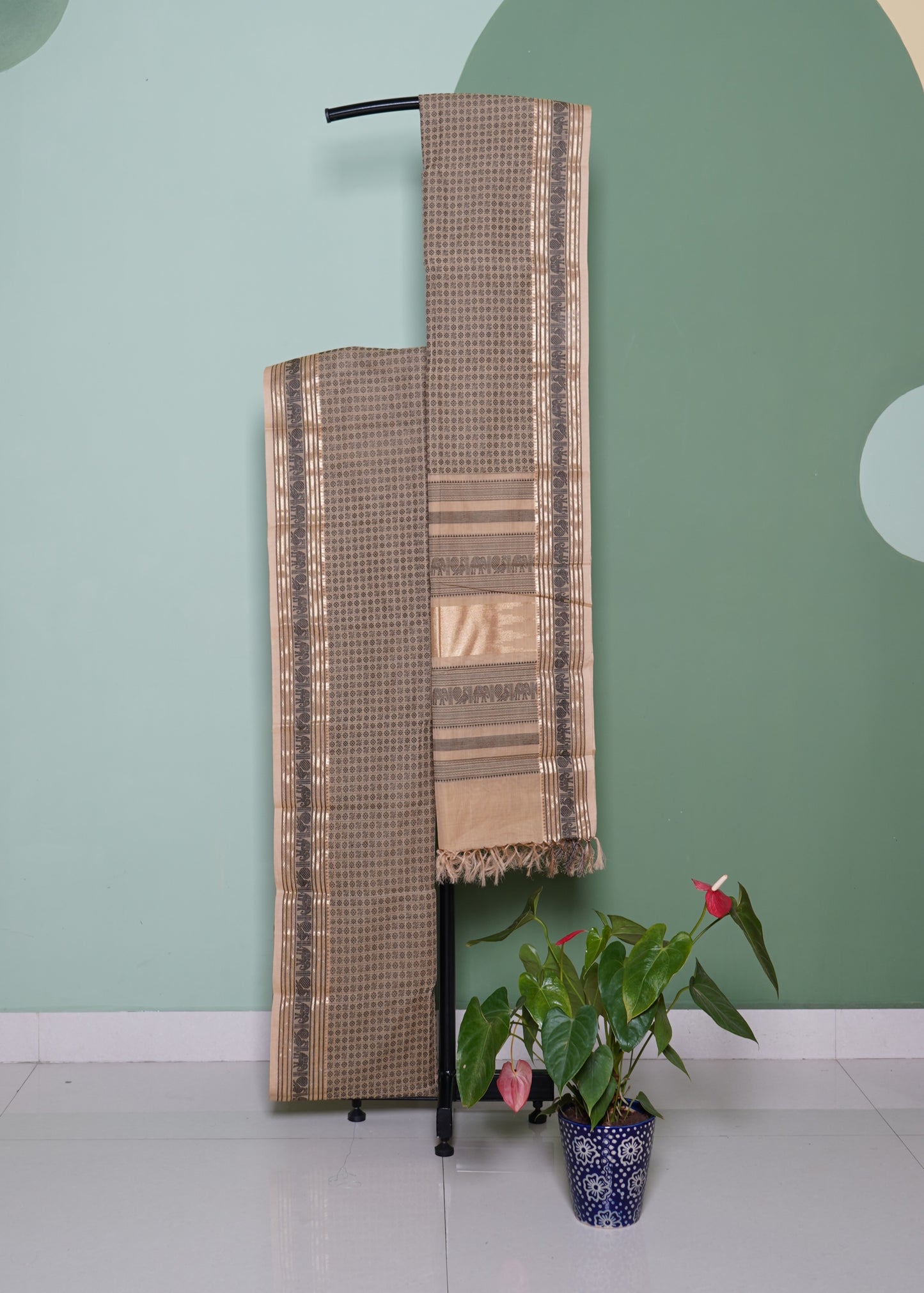 Cream Kanchi Jacquard 20k Butta Pure Cottton Handloom Saree
