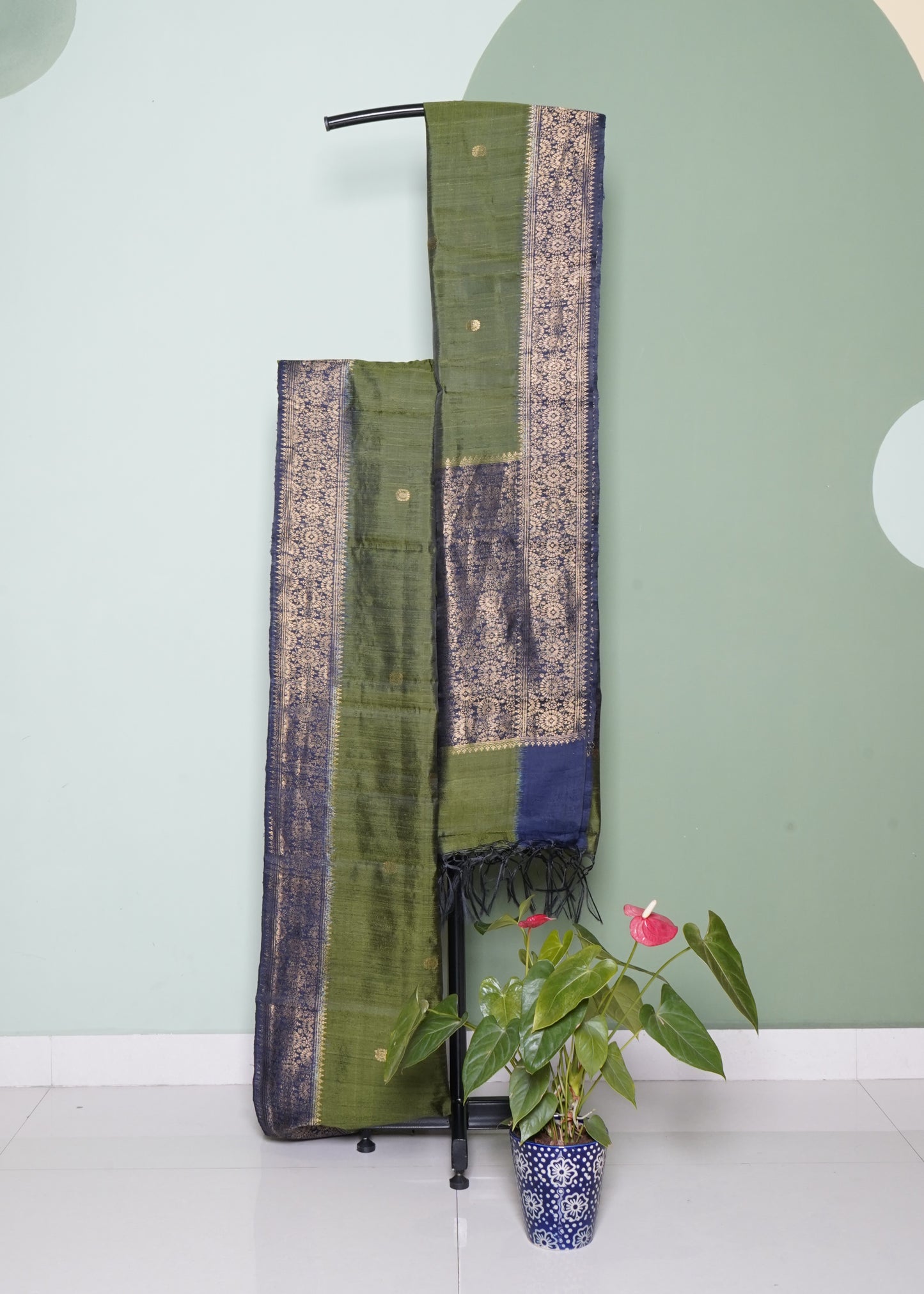 Dark Green Raw Silk Zari Buti Pure Silk Handloom Saree