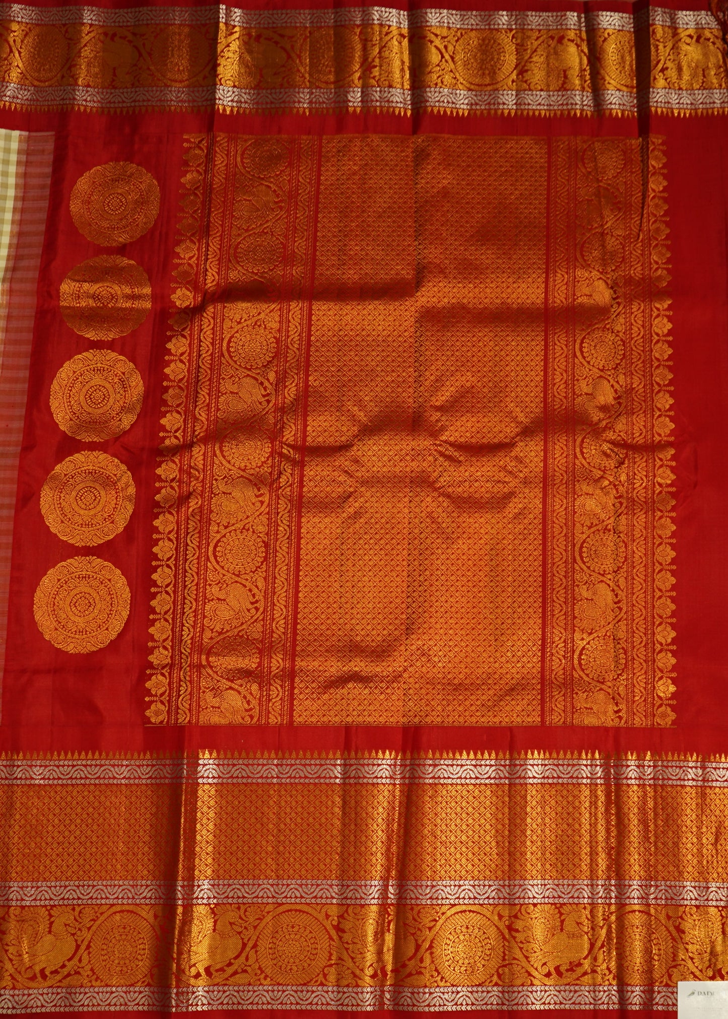 Cream Gadwal Missing Checks Pure Silk Handloom Saree
