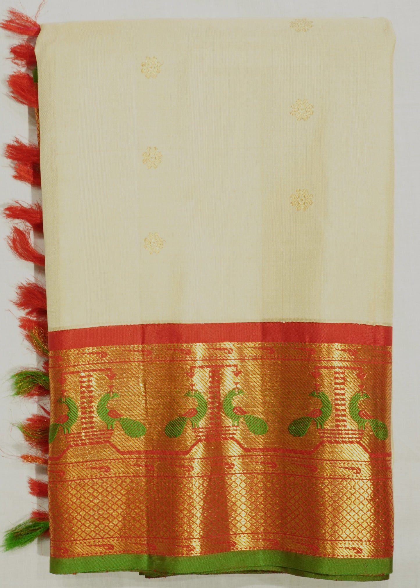 Cream Gadwal Zari Buti Pure Silk Handloom Saree