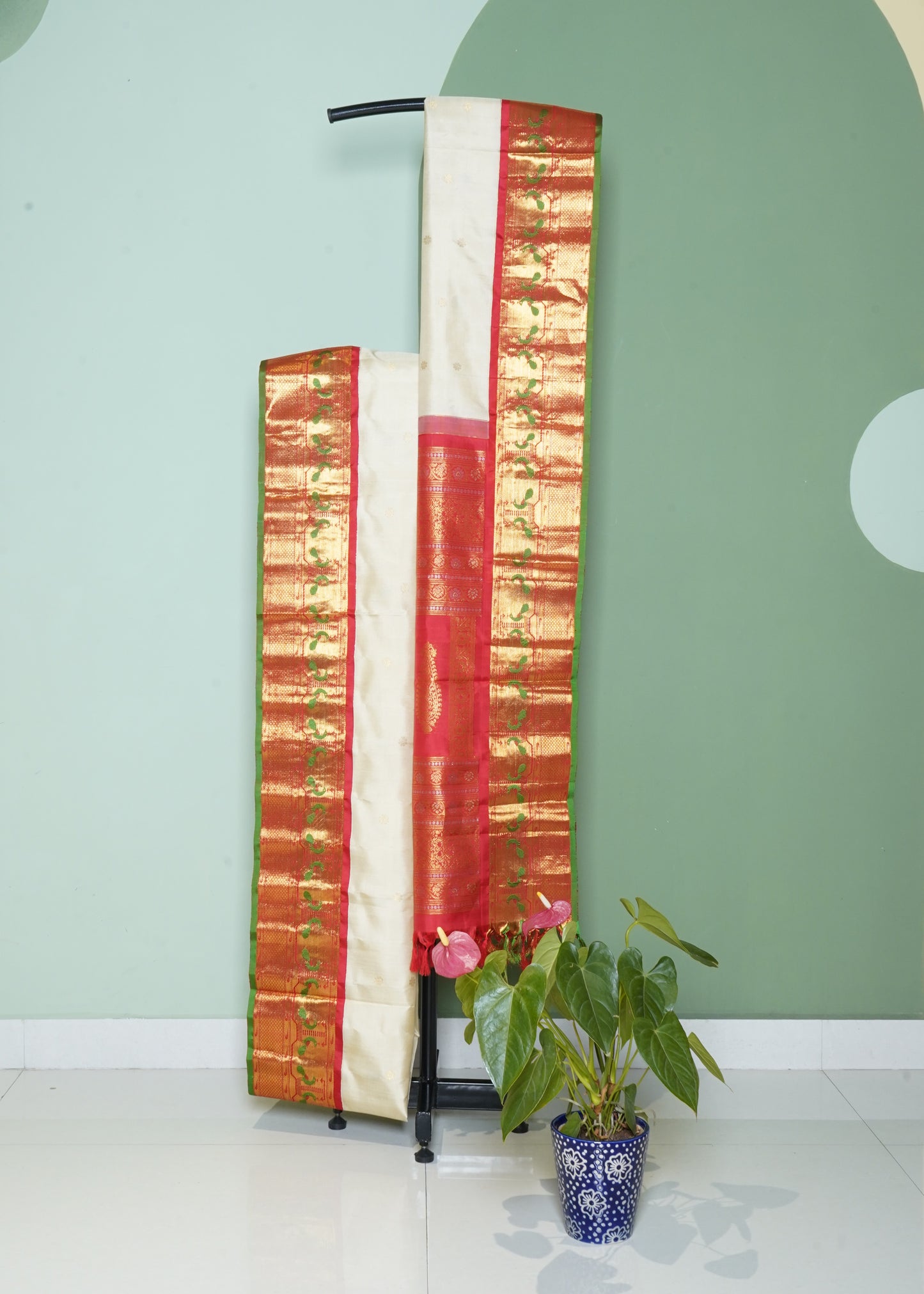 Cream Gadwal Zari Buti Pure Silk Handloom Saree