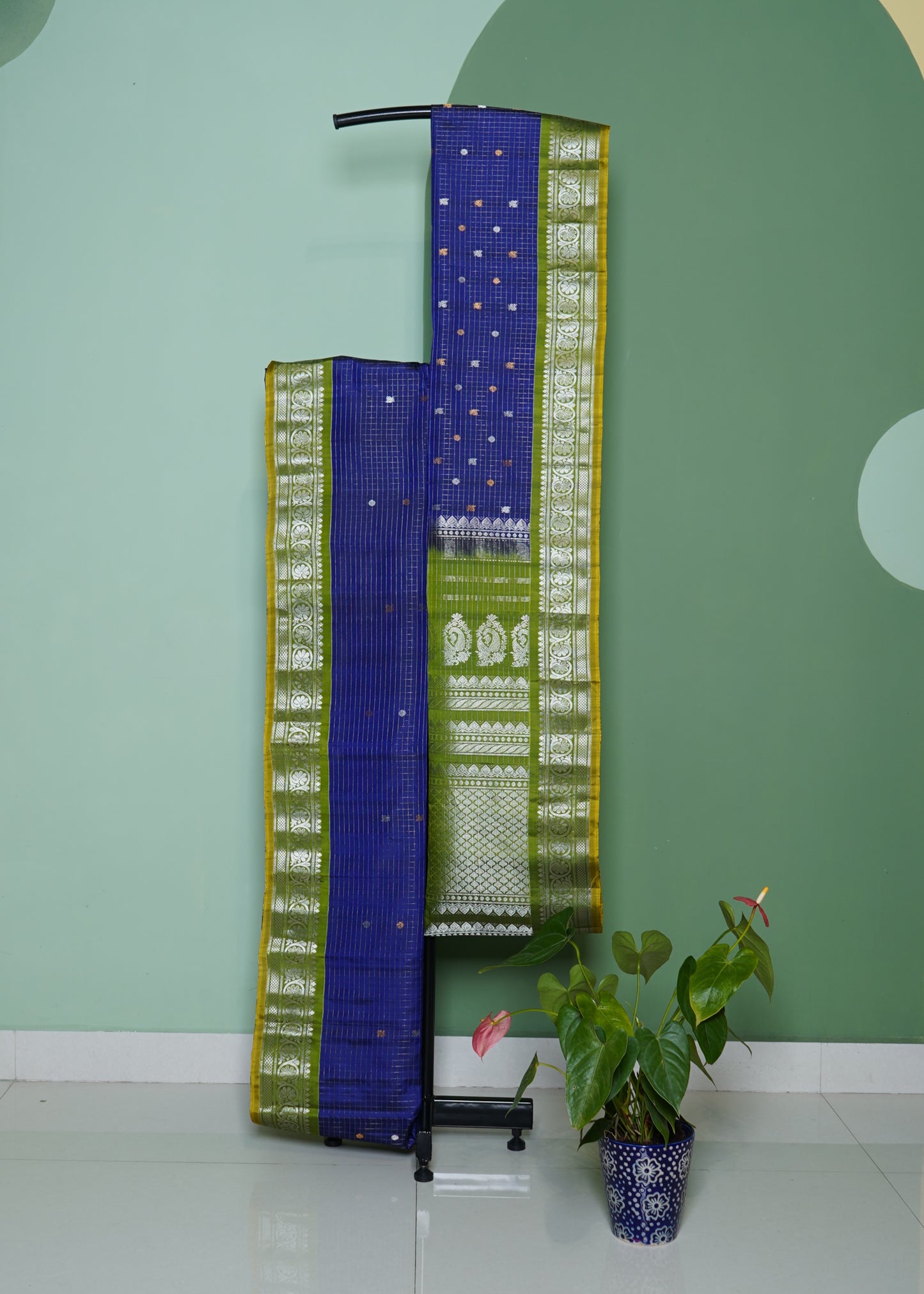 Blue Gadwal Checks Pure Silk Handloom Saree