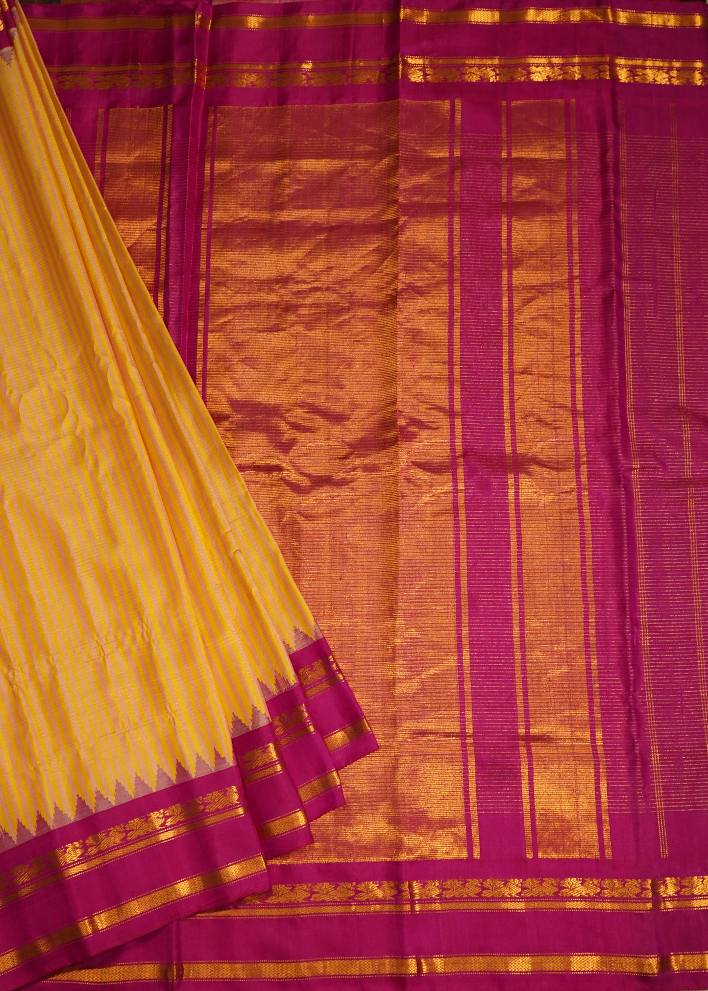 Yellow Gadwal Small Checks Pure Silk Handloom Saree