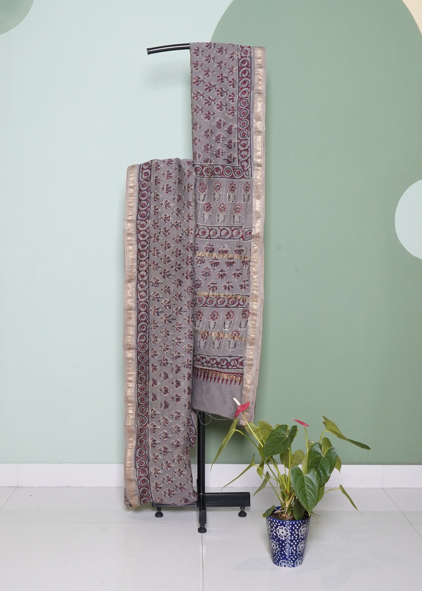Cream Maheshwari Ajrakh Pure Cotton silk Handloom Saree