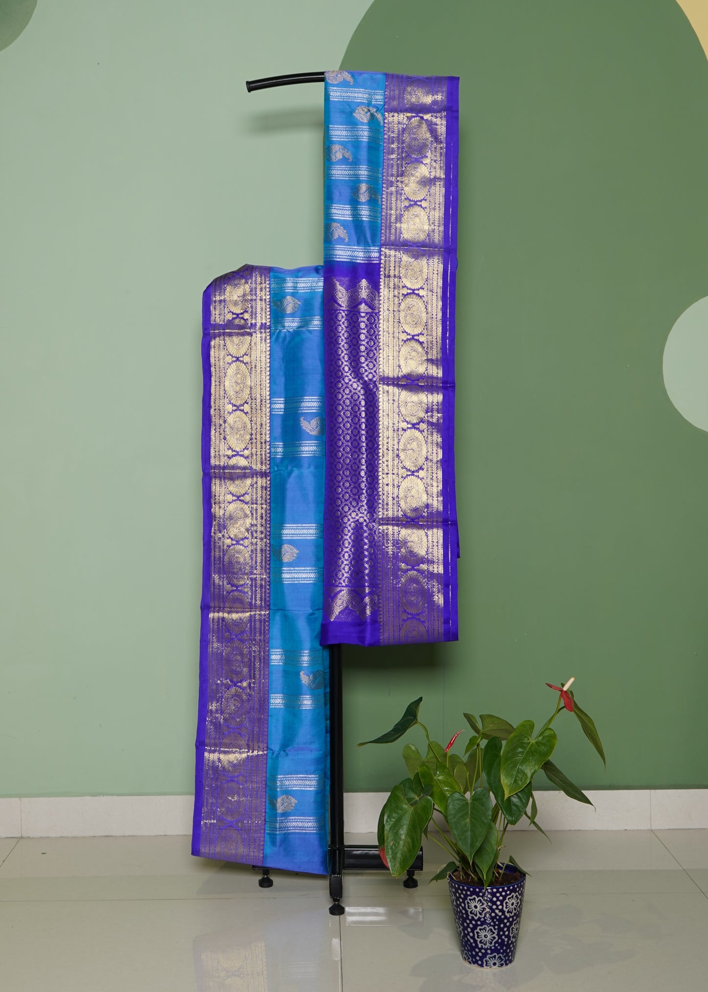 Blue Venkatagiri Zari Butti Pure Silk Handloom Saree