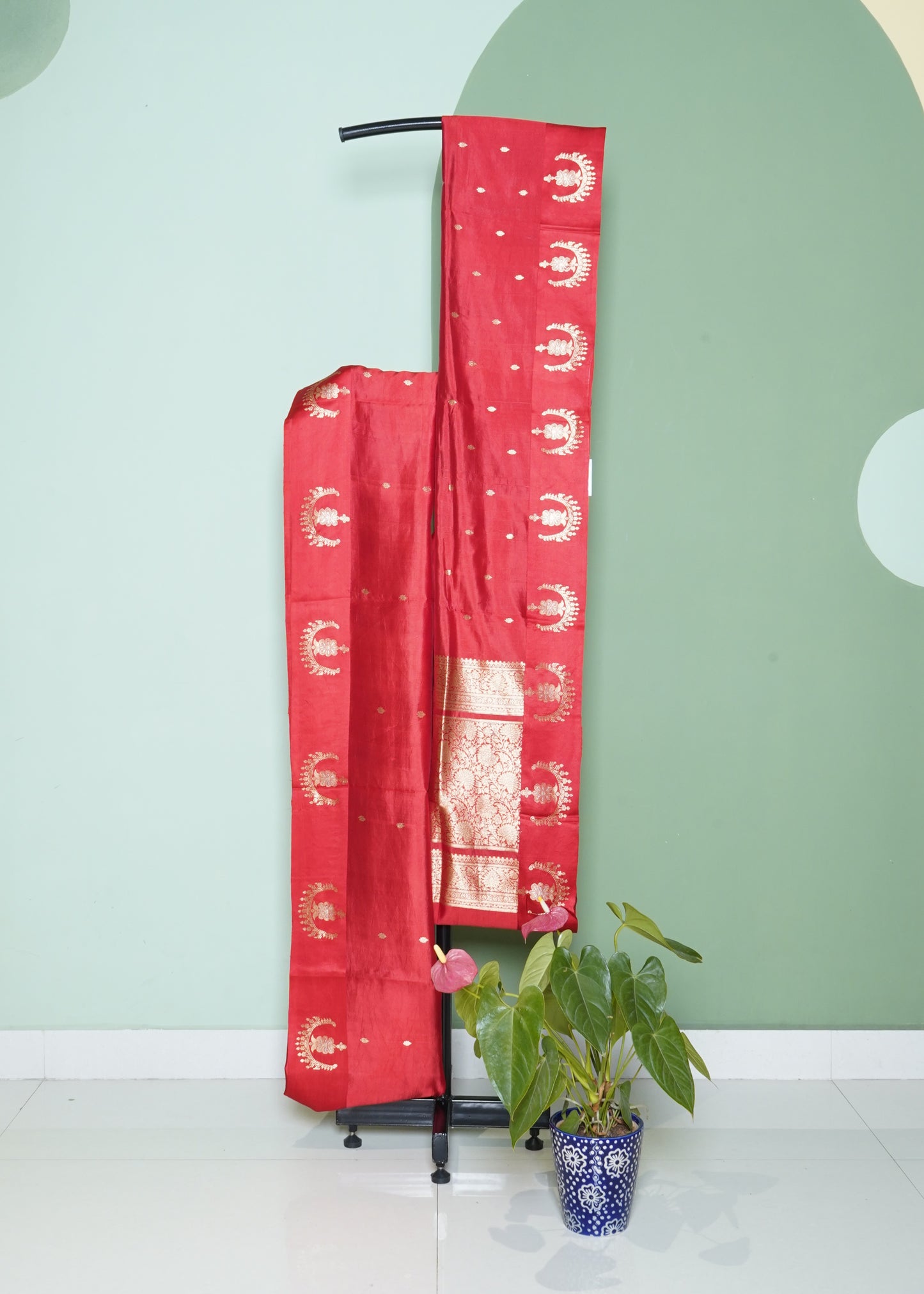 Red Banaras Iktara Katan Pure Silk Handloom Saree