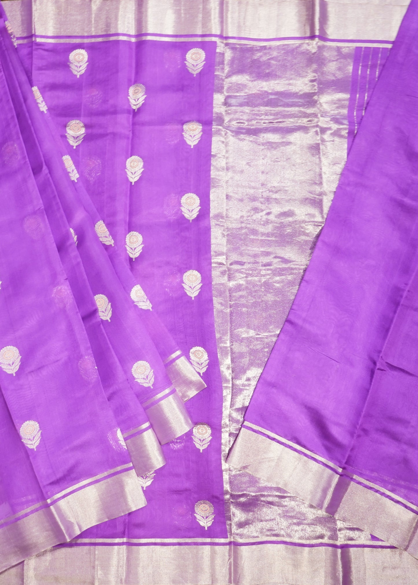 Light Violet Chanderi Eknali Zari Buti Pure Silk Handloom Saree