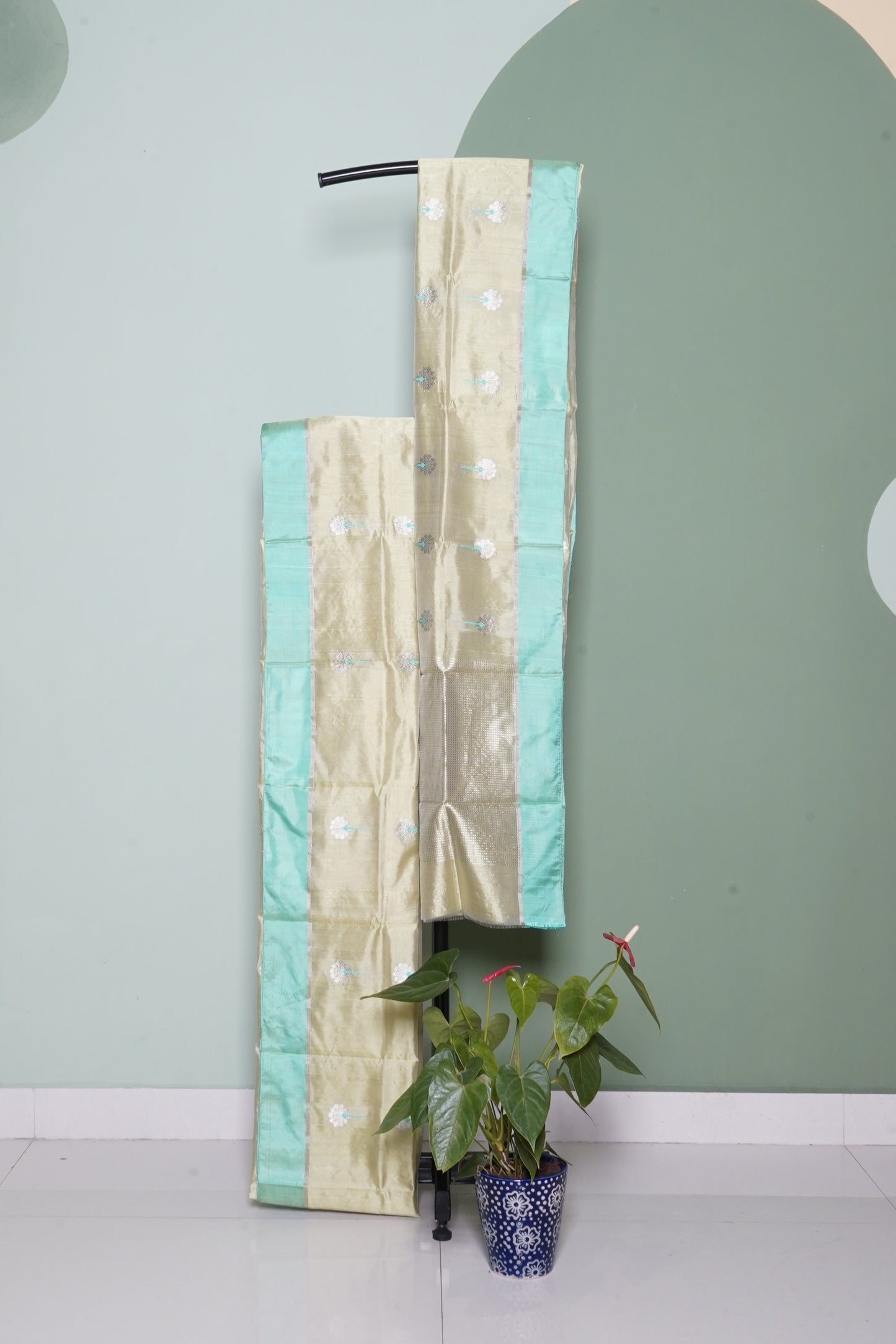 Pista Green Chanderi Eknaaliya Zari Buti Pure Silk Handloom Saree
