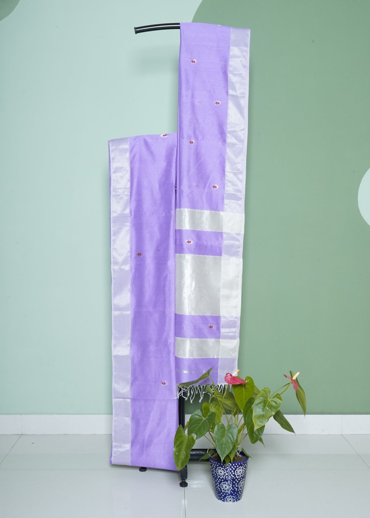 Lavender Maheshwari Meena Buti Pure Cotton Silk Handloom Saree
