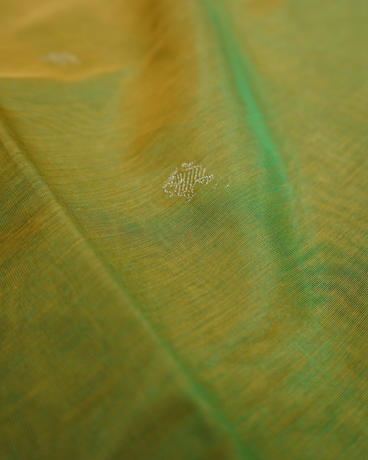 Mehendi Green Pure Handloom Kanchi Silk Cotton Saree with Zari Border