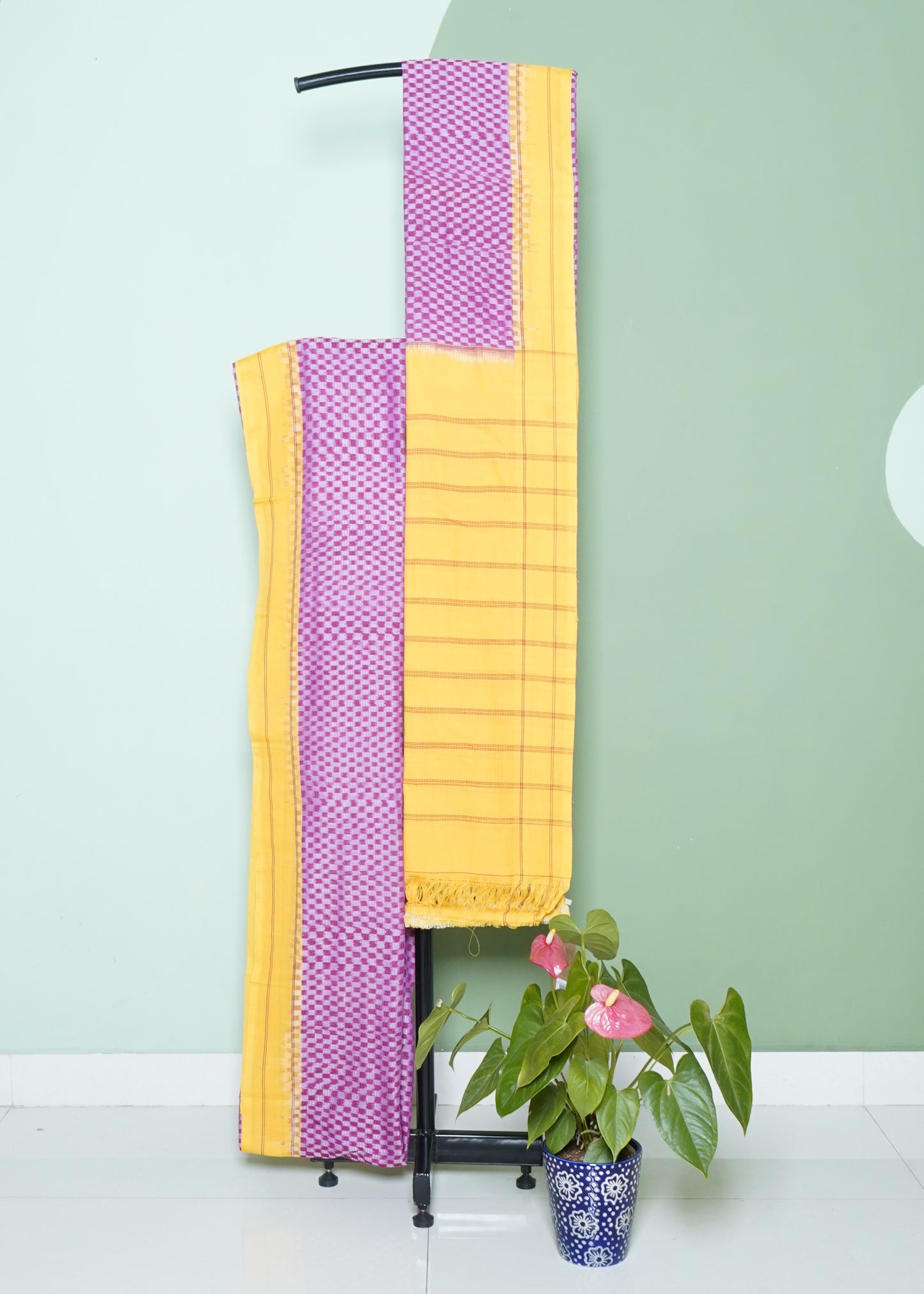 Pink Pochampally Ikkat Missing Checks Pure Cotton Handloom Saree