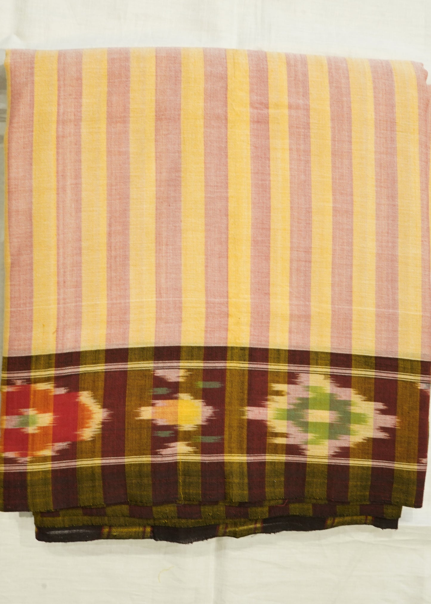 Cream Pochampally Weft Ikkat Pure Cotton Handloom Saree