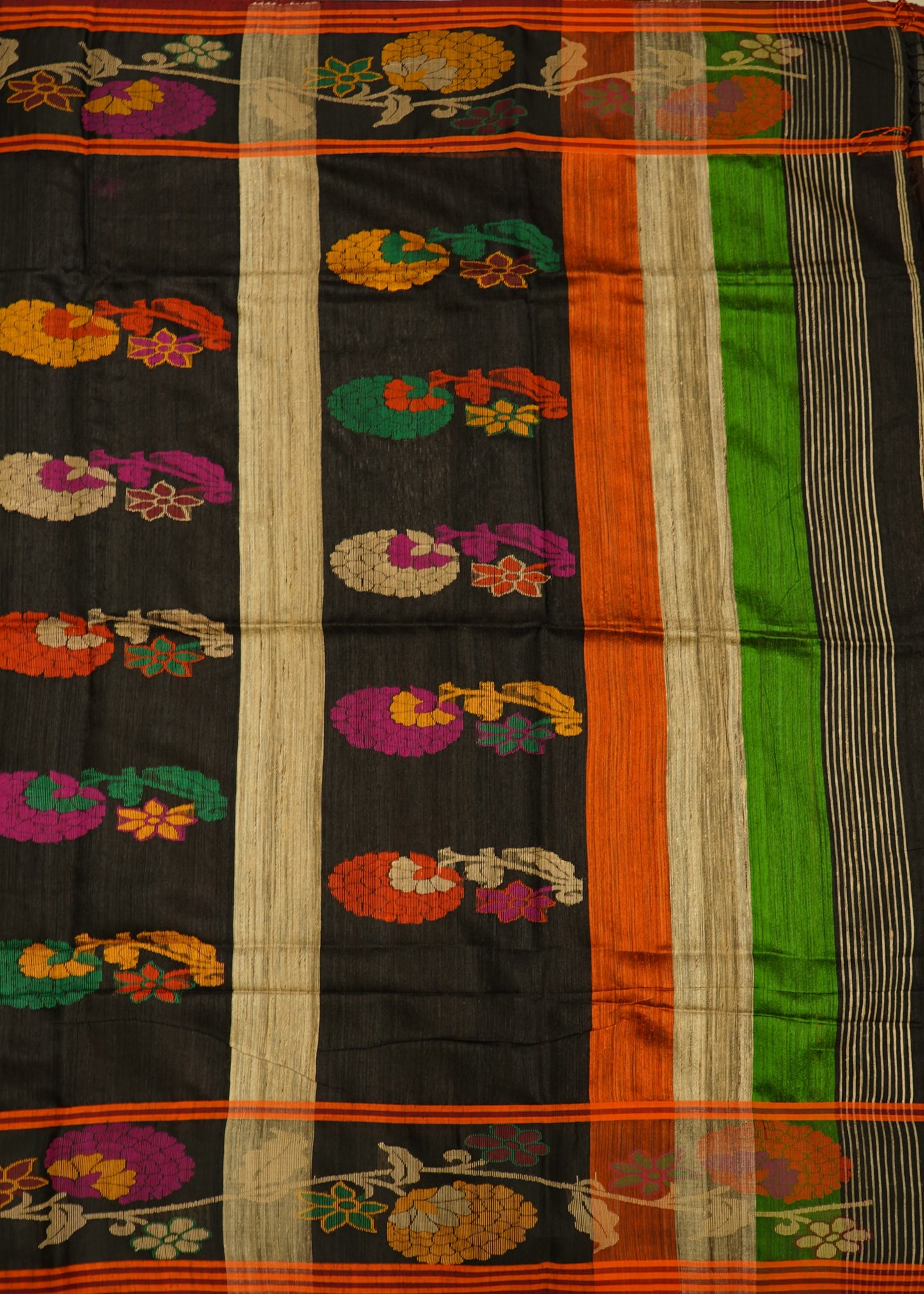 Black Bengal Tussar Gicha Thread Buti Handloom Saree