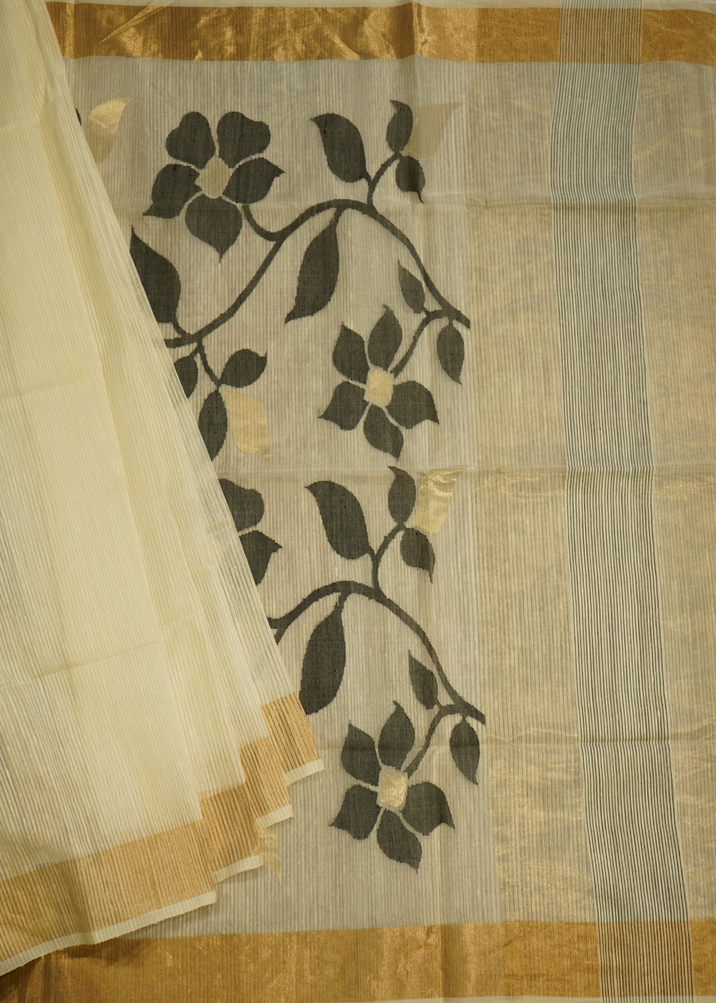 White Bengal  Muslin Jamdani Pure Silk Handloom Saree