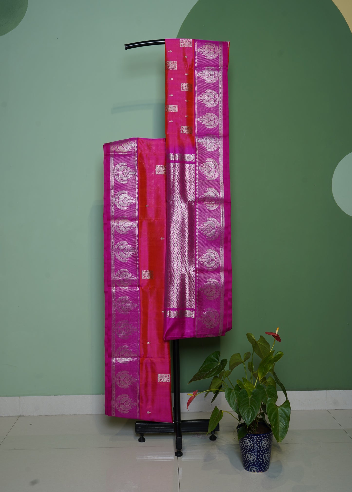 Pink Venkatagiri Zari Buti Pure Silk Handloom Saree