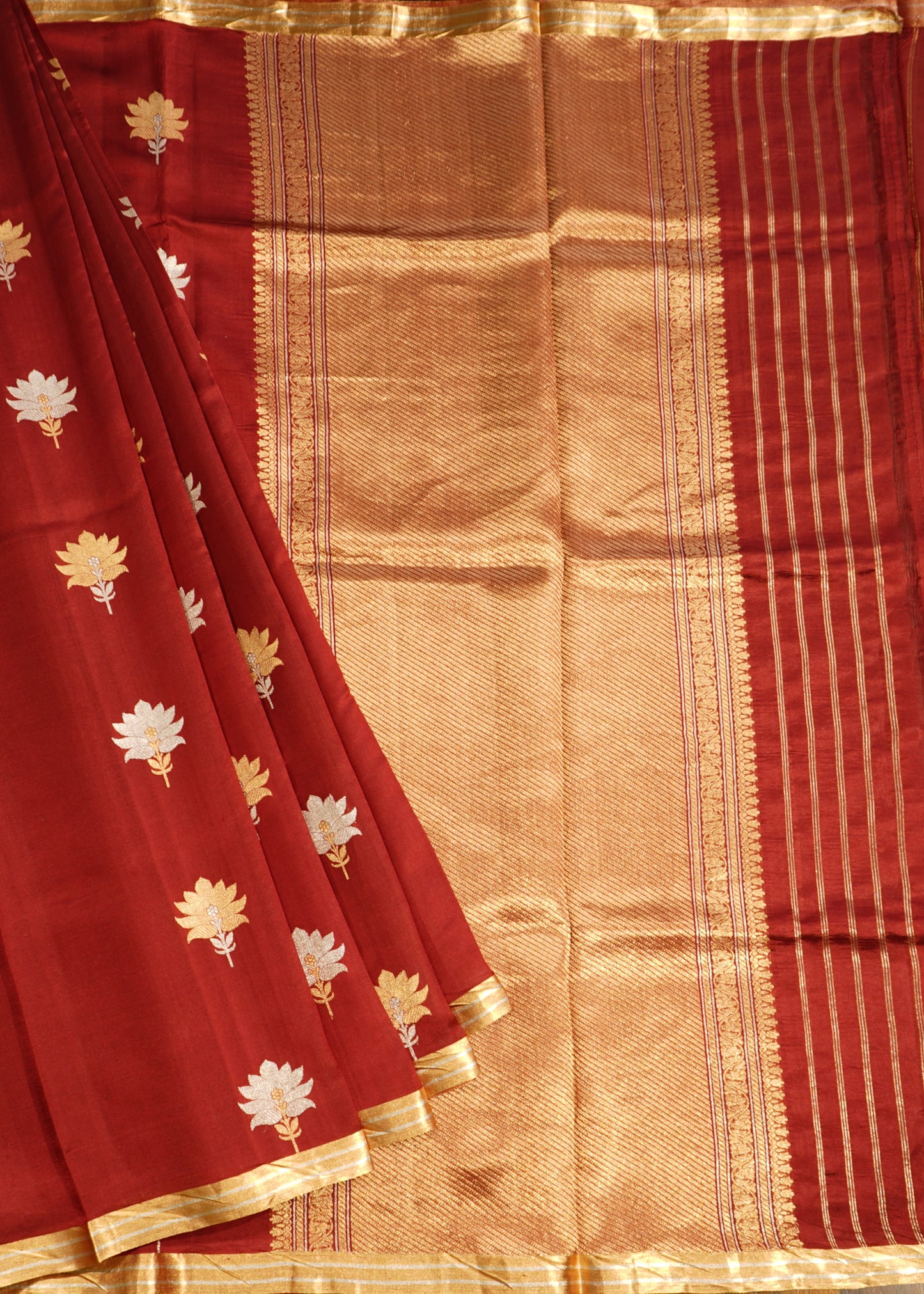 Maroon Banaras Iktara Katan Zari Buti Zari Border Pure Silk Handloom Saree