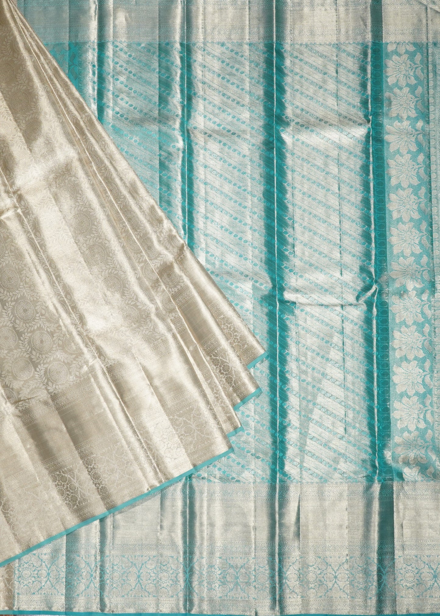 Silver Kanchi Special Brokut Pure Silk Handloom Saree