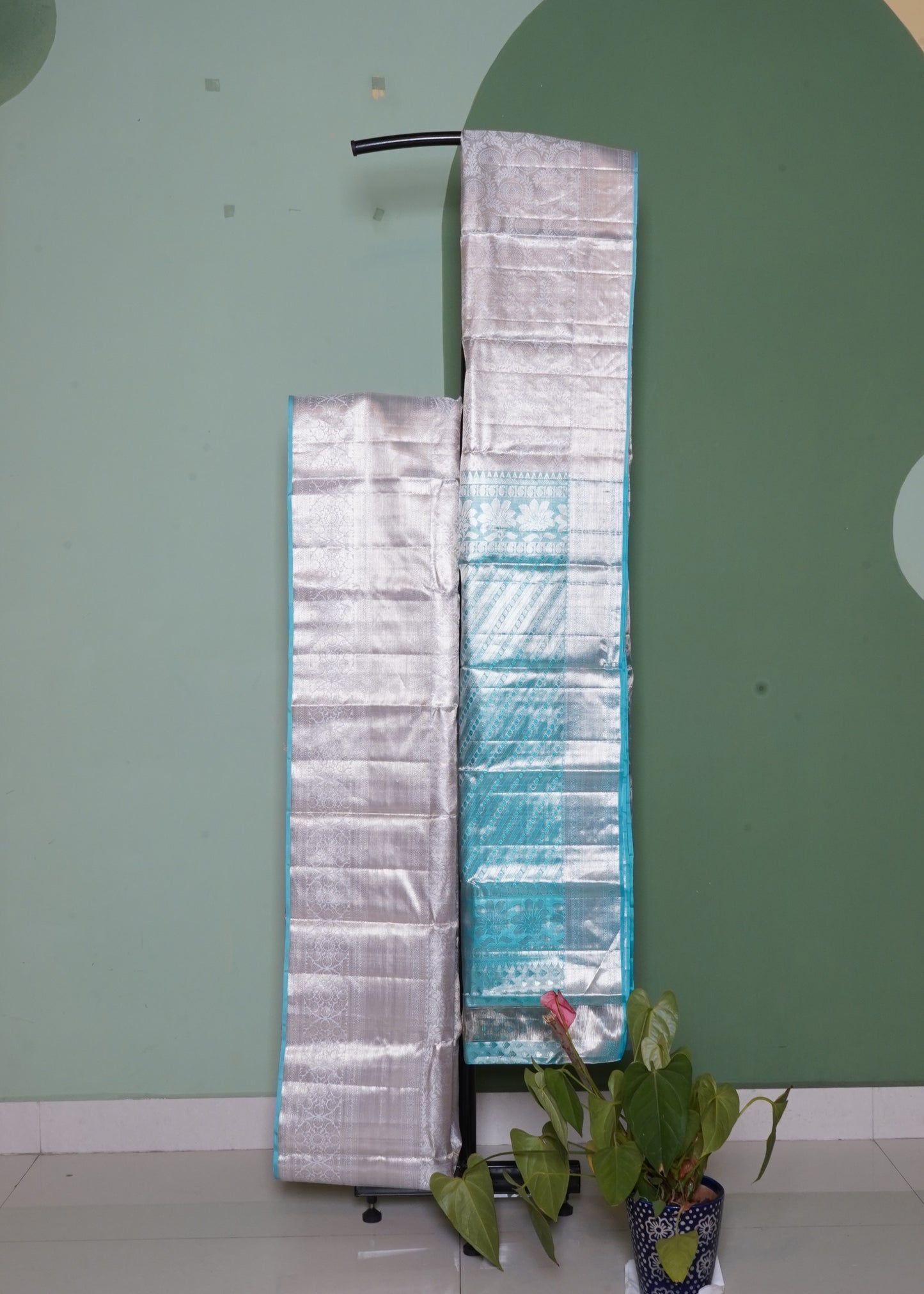 Silver Kanchi Special Brokut Pure Silk Handloom Saree