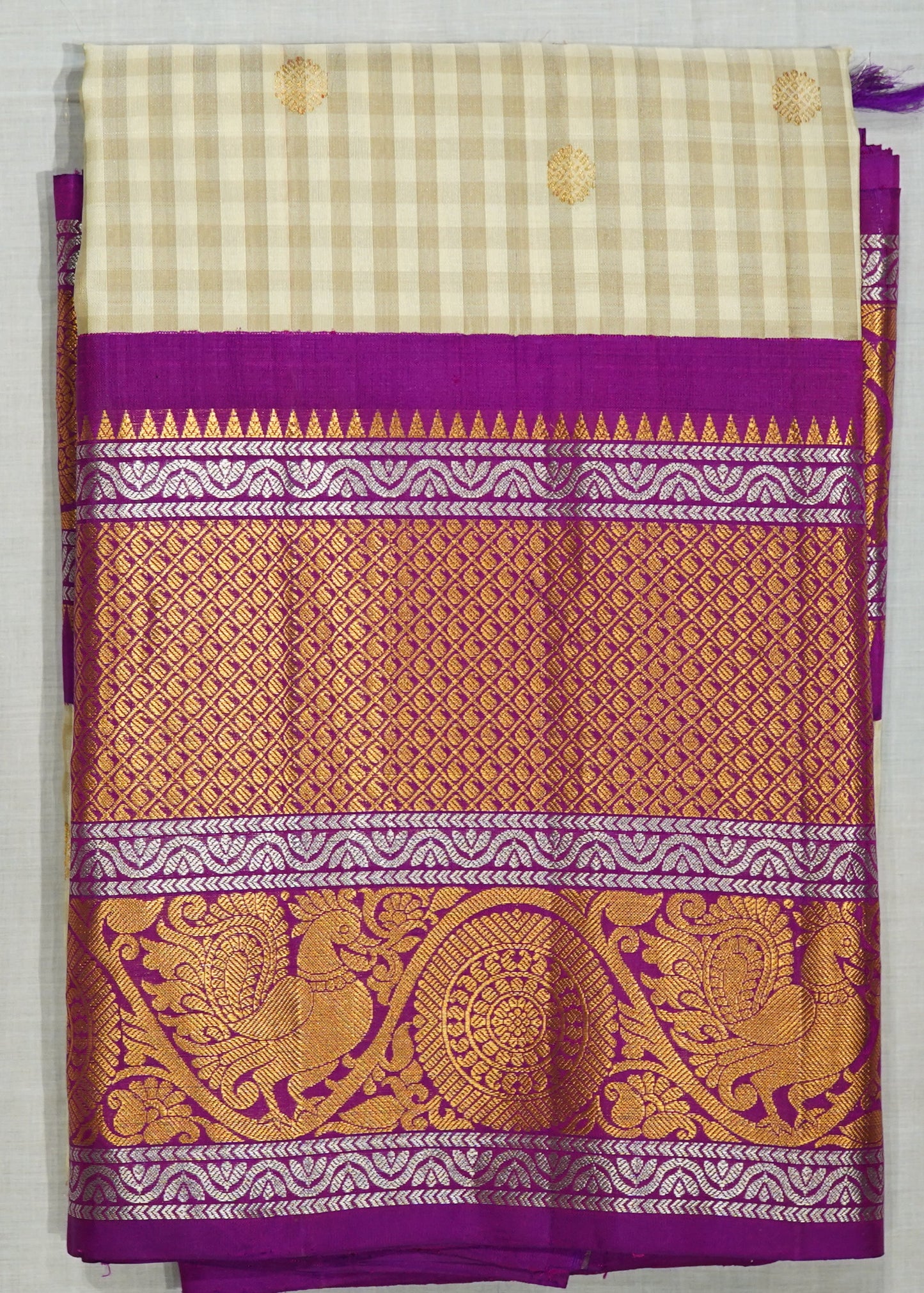 Gadwal Checks Big Zari Border Pure Silk Saree